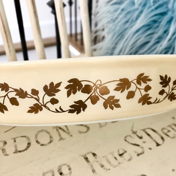 Pyrex, Vintage, Golden Acorn, Oak Leaf, Pattern 1.5 Qt, Divided, Casserole Dish - Picture 4 of 8